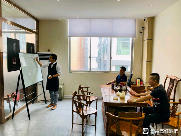 小黄鸭下载红酒广州白云品酒室欢迎大家(图5)